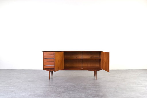 Credenza in teak di metà secolo di Frederik Kayser, anni '60.