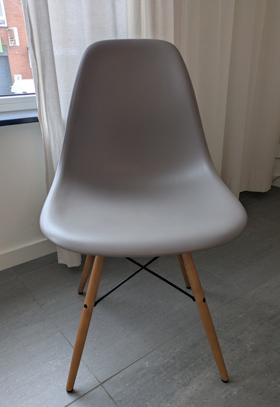Image 1 of 4 x Vitra Eames Plastic chairs