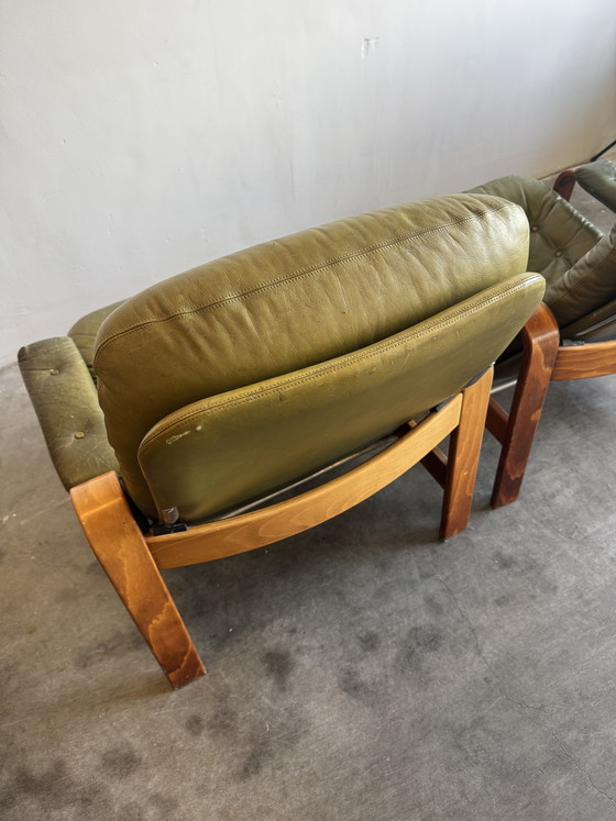 Image 1 of Juego de 2 sillones verde oliva – Göte Möbler, Suecia, años 70
