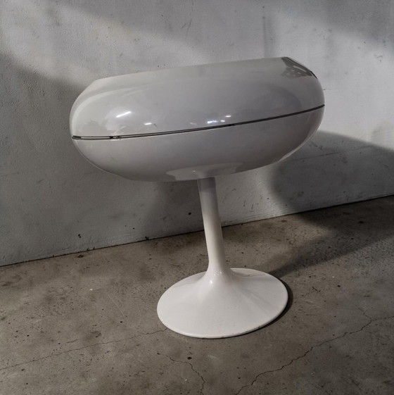 Image 1 of Mesa auxiliar de diseño OVNI de mediados de siglo, estilo era espacial, muebles Opal de los años 70.