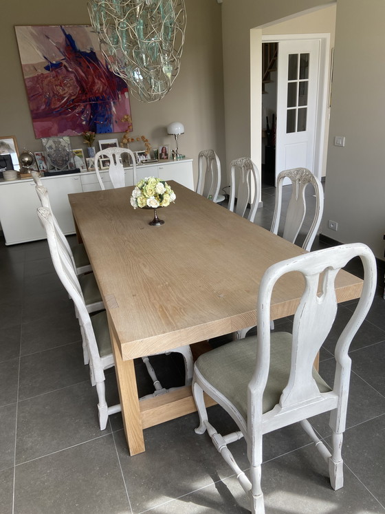 Image 1 of Robuuste eetkamertafel met 8 rococo stijl stoelen 