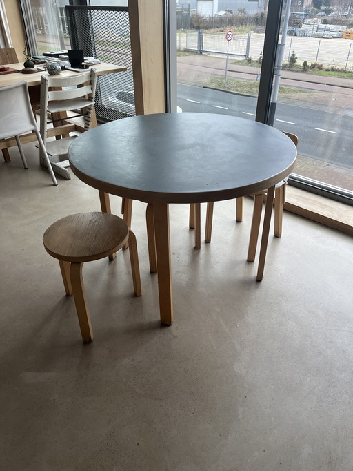 Alver Aalto vintage tafel y 2 estoelen y kruk