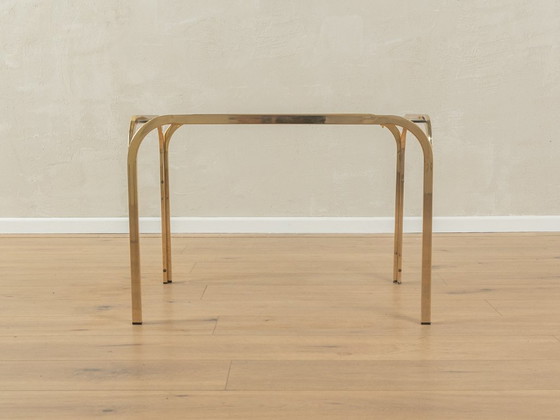 Image 1 of Table d'appoint années 70, structure en métal doré et plateau en verre