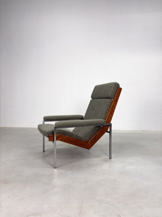 Image 1 of 'Lotus' Heren Fauteuil van Rob Parry voor Gelderland