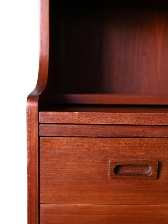 Image 1 of Bibliothèque danoise en teck des années 1950 avec tiroirs