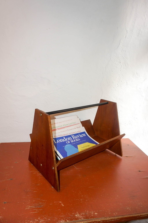 mid century wooden magazine rack * minimalist magazine holder * 1960s modernist scandi * functional home decor * sleek