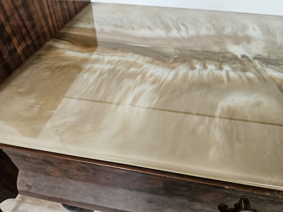 Paar Nachttische aus Mahagoni im Mid-Century-Stil der 1960er Jahre mit doppelten Glasplatten – Wood (photo 10 of 21)