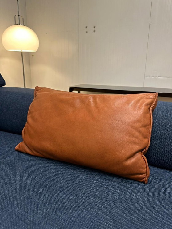 Image 1 of 2x Diseño original en cojín lumbar de serie