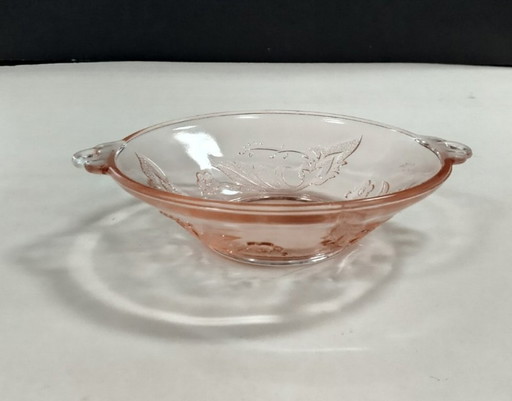 ciotola vintage in vetro rosa con orecchie