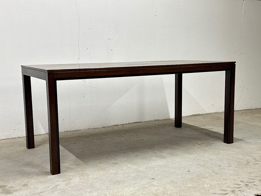 Table design en chêne massif - un héritage bien entretenu