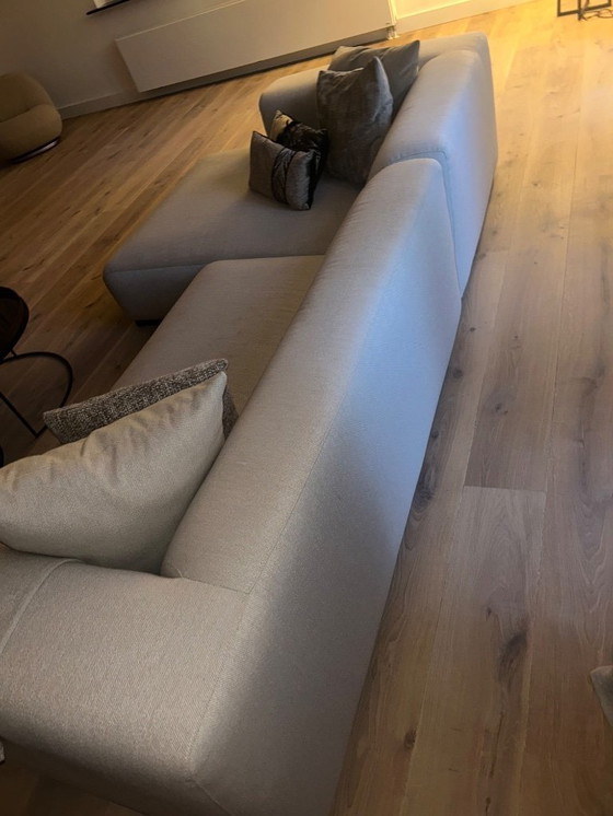 Image 1 of Panca beige con chaise longue