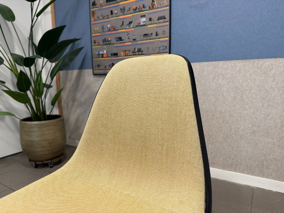 Image 1 of Vitra | Eames | DSR | Wit & Creme Bekleding | 2x