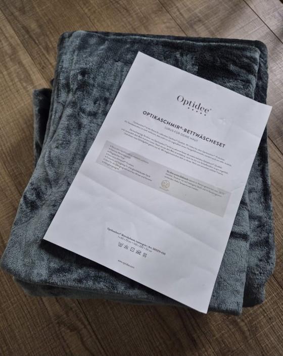 Image 1 of Dos bancos, tres meses de antigüedad.