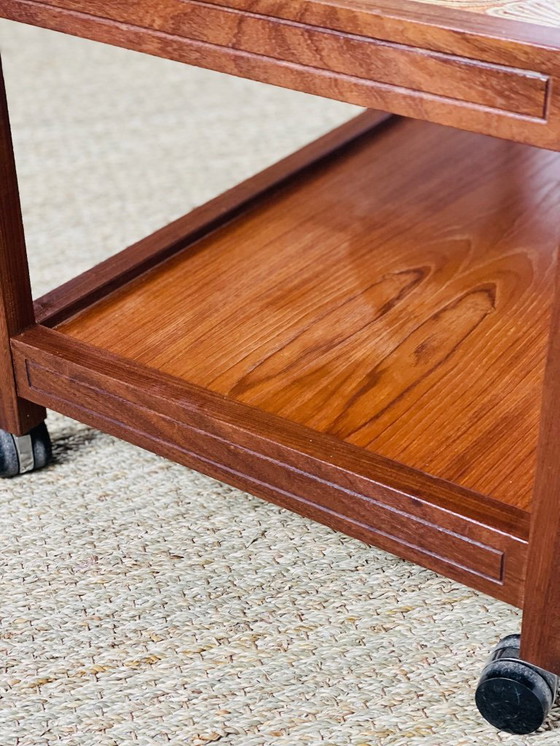 Image 1 of Table basse vintage en teck et céramique à roulettes, 1960