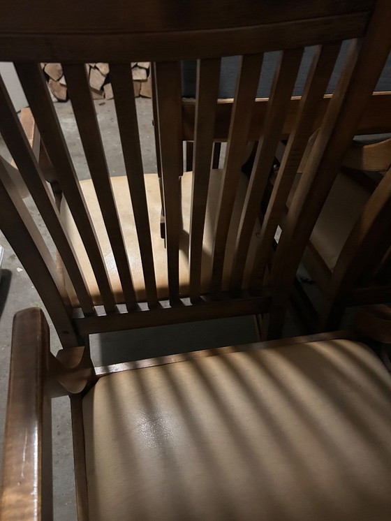 Image 1 of 4 klassieke eetkamer stoelen