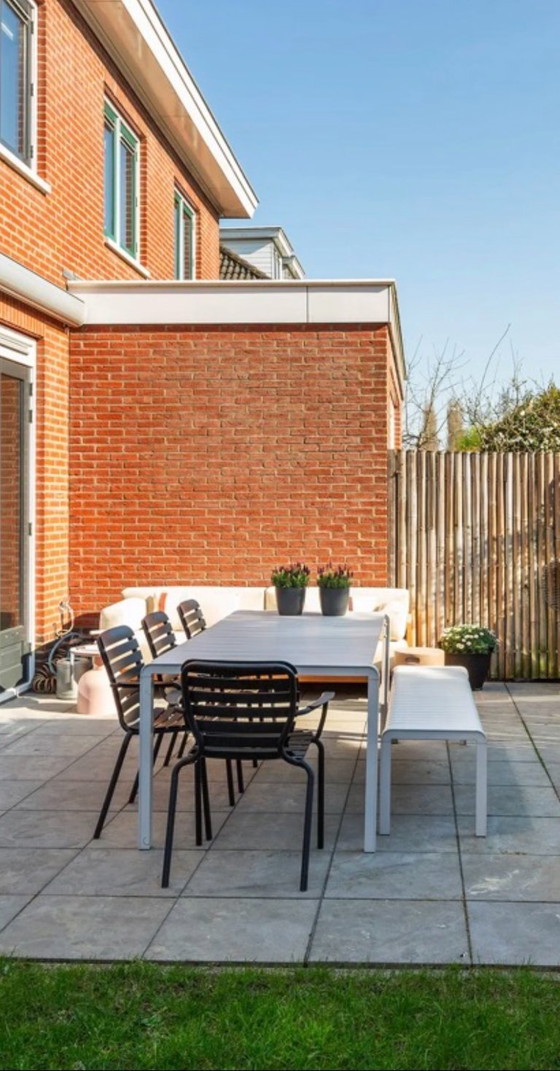 Image 1 of Table de jardin, banc de jardin et 4 chaises de jardin de la marque design Zuiver (série Vondel)