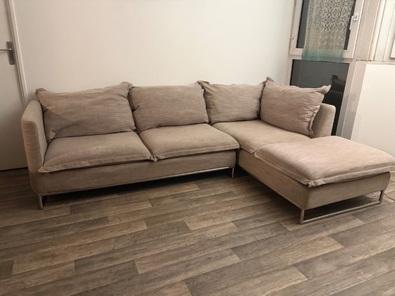 Image 1 of Divano angolare con chaise longue in tessuto beige