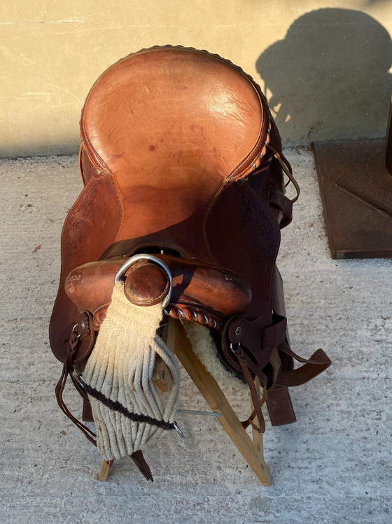 Western rijzadel, leer bekleed met schapenvacht, circa 2000 – Decoratie, Leather, Metal (photo 4 of 5)