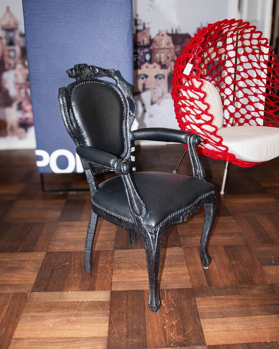 Image 1 of Rookkleurige eetkamerstoel van Moooi