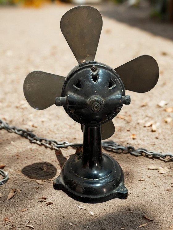 Image 1 of Vintage table fan by Ercole Marelli in black cast iron, 1940s