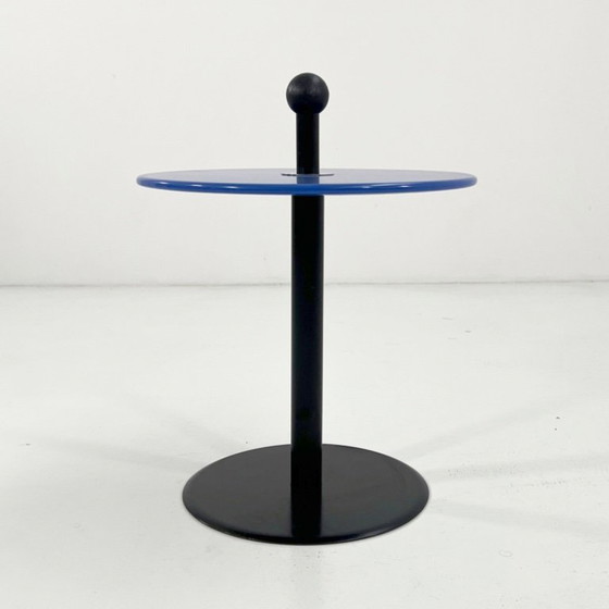 Image 1 of Mesita auxiliar azul de estilo posmoderno de Ikea, década de 1980.
