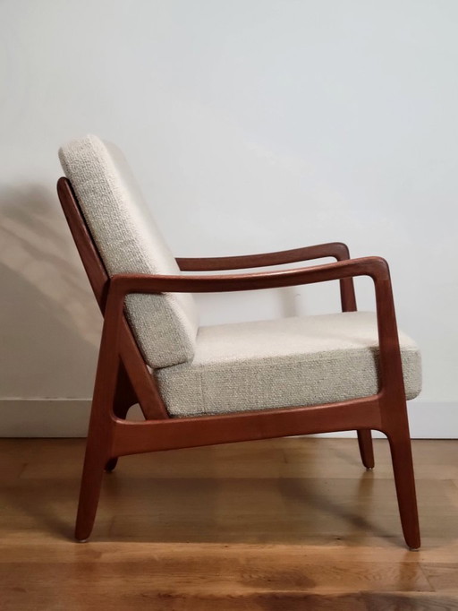 Vintage armchair FD 109 by Ole Wanscher for France & Daverkosen