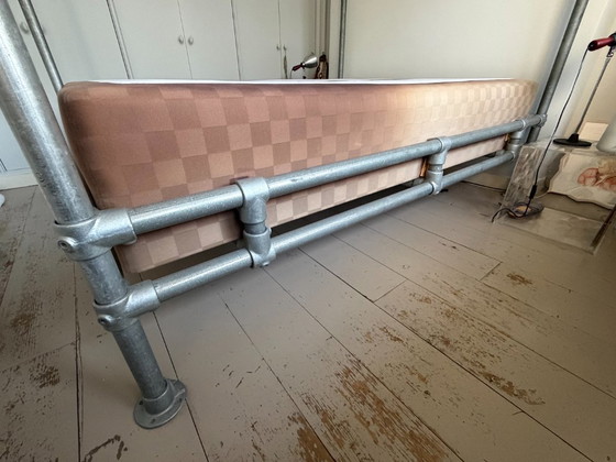 Letti boxspring Hästens in struttura di tubi per ponteggi – Letti matrimoniali, Altro (photo 5 of 5)