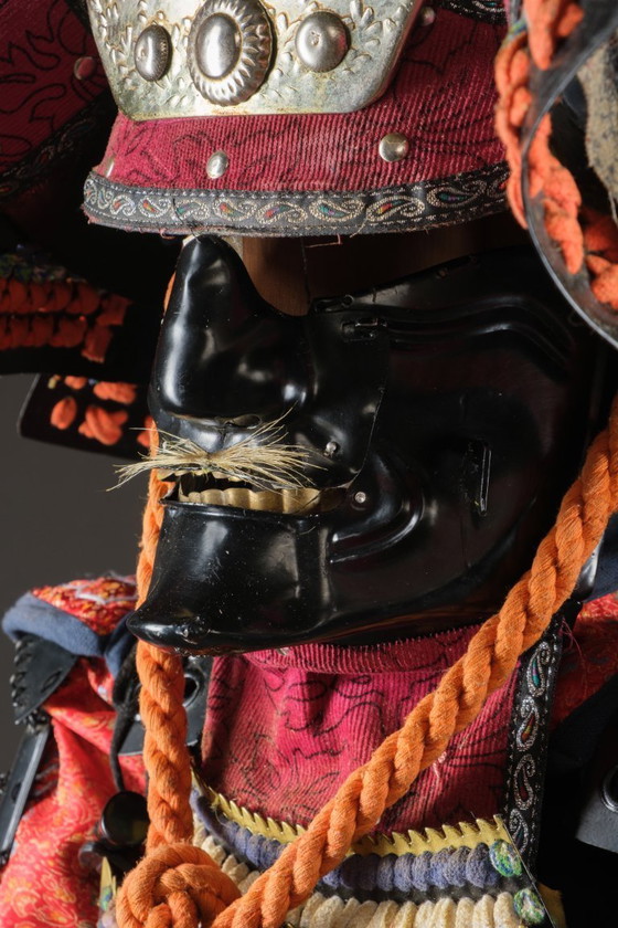 Image 1 of réplique d'armure japonaise en laque noire