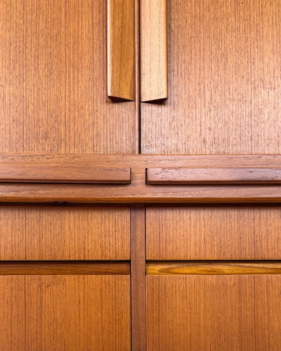 Image 1 of Deense vintage teakhouten dressoir uit de jaren 60 — Professioneel gerestaureerd