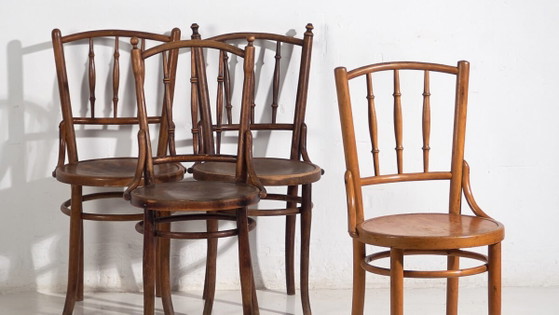 Antique Thonet bentwood chairs (c.1920). Set of 4 pieces #14 – Dining chairs (photo 3 of 40)