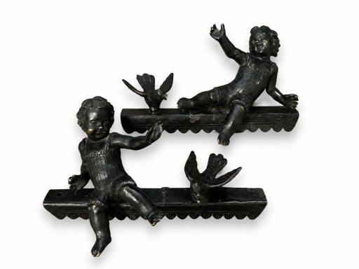 Paar Putten mit Vögeln aus brünierter Bronze