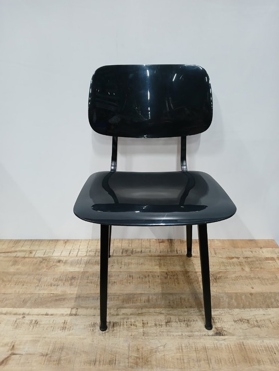 Image 1 of 1x sedia Ahrend Revolt di Friso Kramer, nera