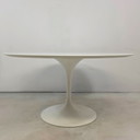 Tavolo Tulip di Knoll Saarinen, anni '90, impiallacciatura bianca, originale, marcato, 137 cm