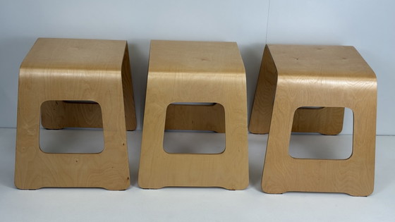 Image 1 of 3 taburetes Benjamin de IKEA de los años 90 y mesa auxiliar Norinder