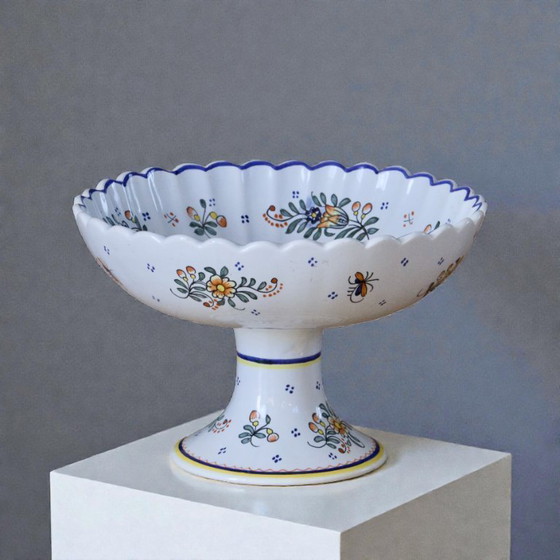 Image 1 of Grande ciotola con piede realizzata a mano da Moustiers, dipinta a mano