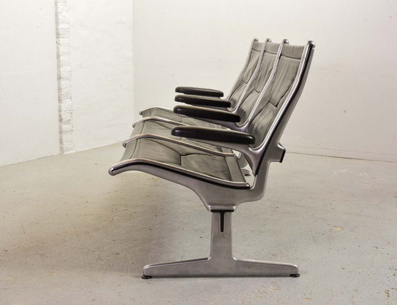 Image 1 of Midcentury-Design Charles Eames Black Leather Three-Seat Tandem Sling Airport Bench for Herman Miller. USA, 1960s.