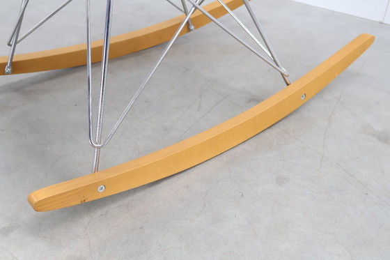 Image 1 of Vitra Poltrona Eames RE RAR | Bianco | Cromo