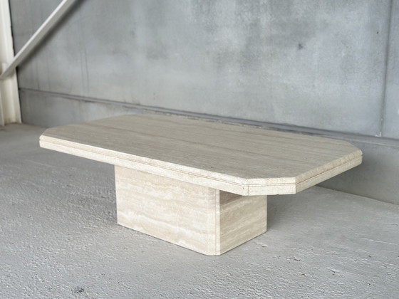 Image 1 of Table basse vintage en travertin
