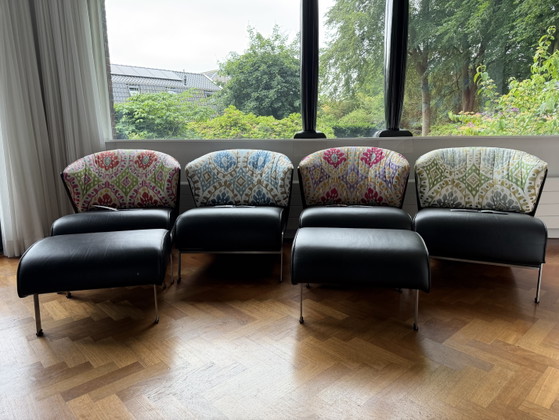 Image 1 of 4 sillas de diseño Elba de Franco Raggi con 2 otomanas.