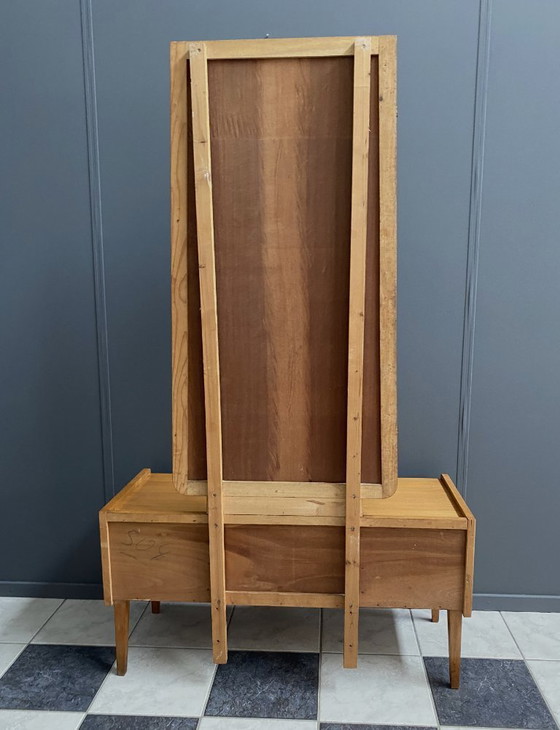 Image 1 of Tocador con espejo alto, años 60