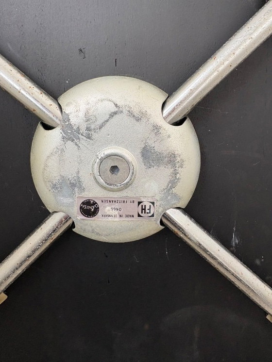 Image 1 of 2 x Fritz Hansen FH vlinderstoel zwart