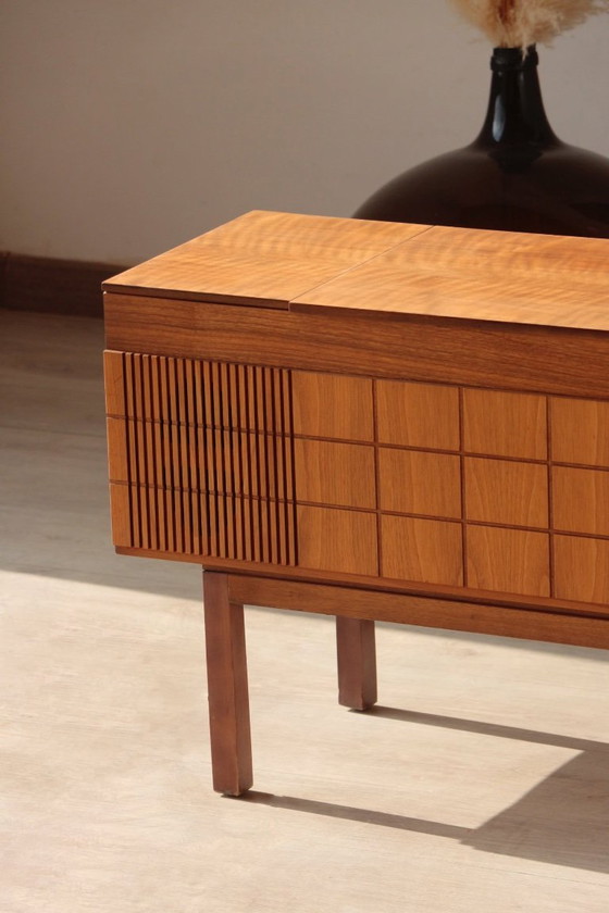 Image 1 of Giradischi vintage HMV 2351 – Mobile audio inglese anni '70