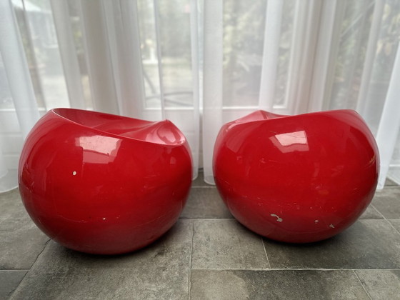 Image 1 of Space age ball chair