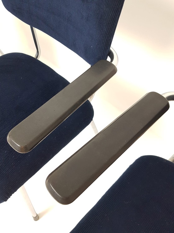 4 Gispen 1235 Stoelen Nieuw Gestoffeerd Keymer – Eetkamerstoelen, Chrome, Textile (photo 14 of 15)