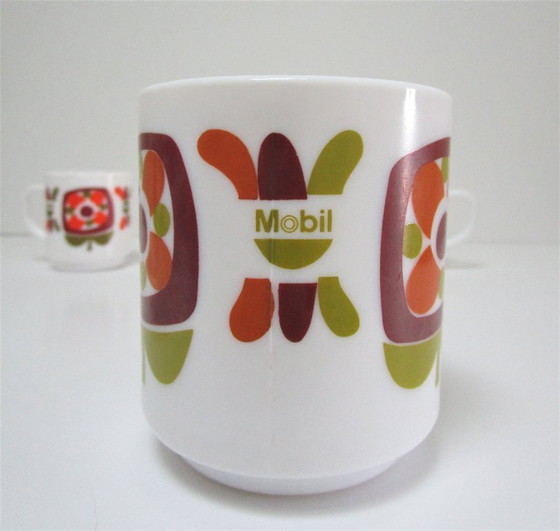 Image 1 of 1970s floral mugs and cups