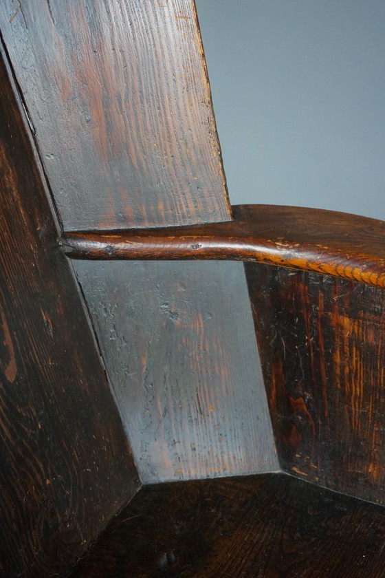 Image 1 of Chaise d'agneau ancienne en pin gallois, datant des années 1820