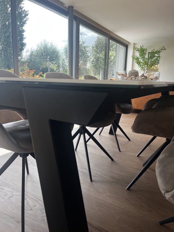 Extendable Dining Table with Black Aluminum Legs and Marble-Look Ceramic Top – Dressy, Aluminium (photo 3 of 8)