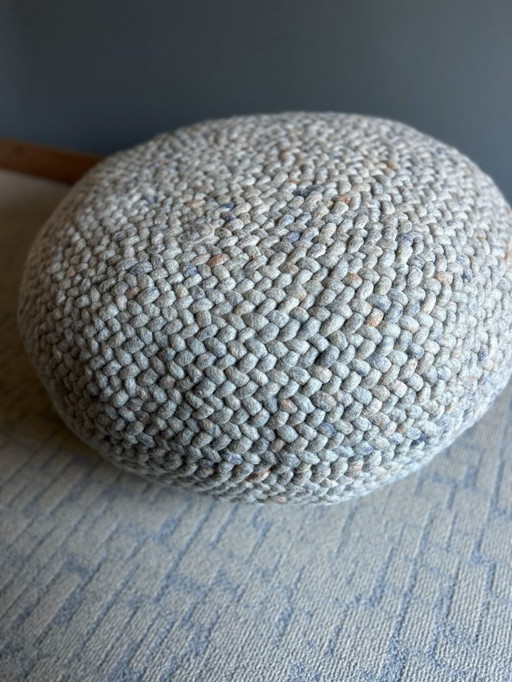 Pouf fait main 100% laine
