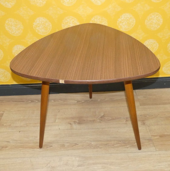 Image 1 of 50er 60er Cocktailtisch Dreibein Tisch Resopal Teak Optik Klassiker Nierentisch 