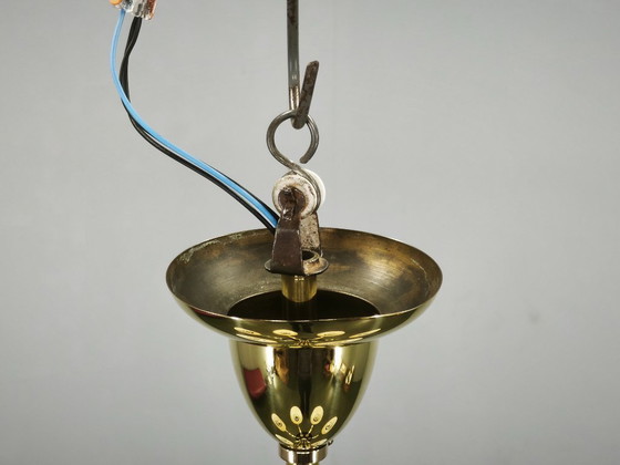 Image 1 of Lustre italien en laiton avec abat-jour en verre opalin, années 1950
